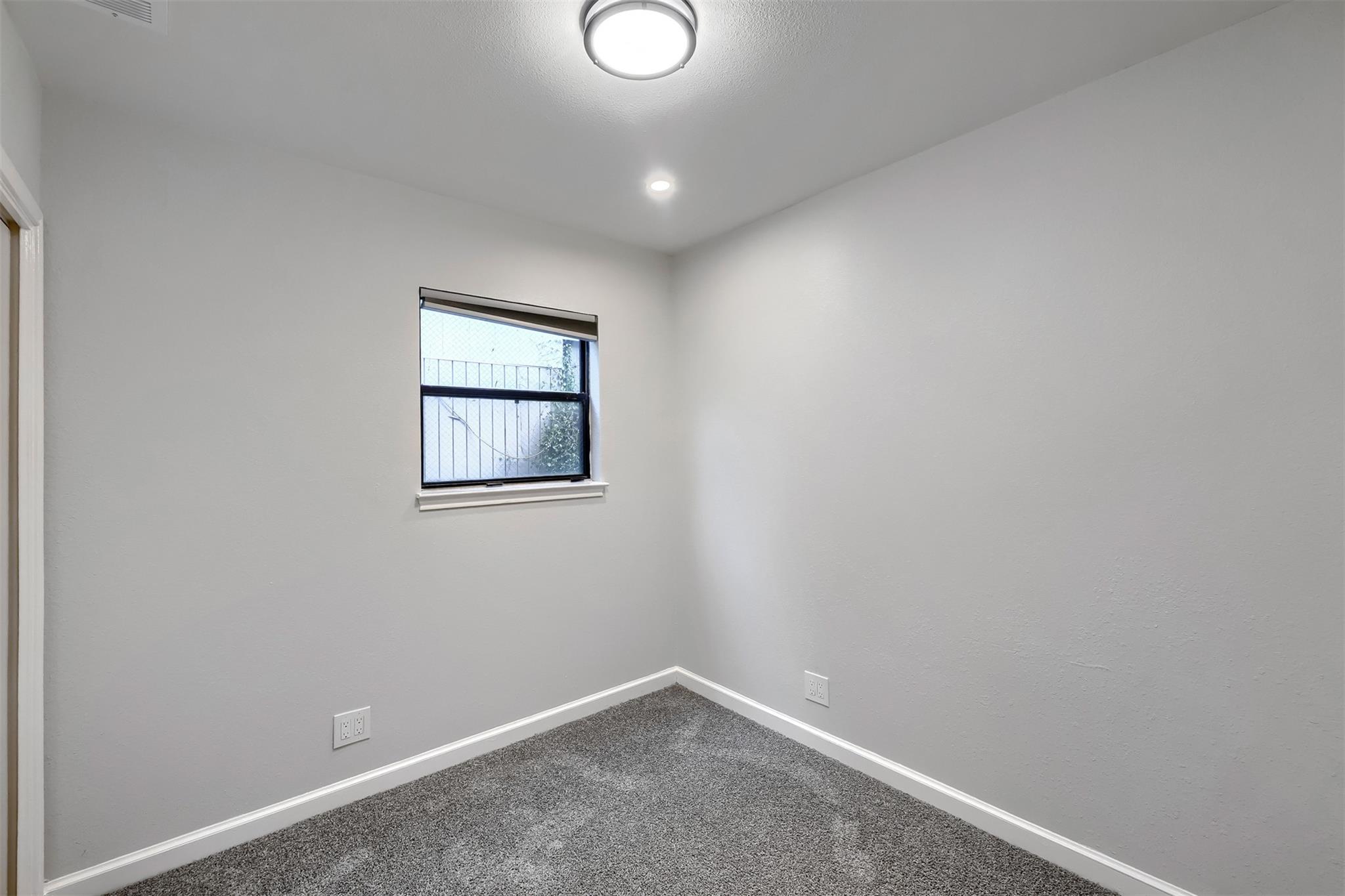 1599640 Property Photo 19