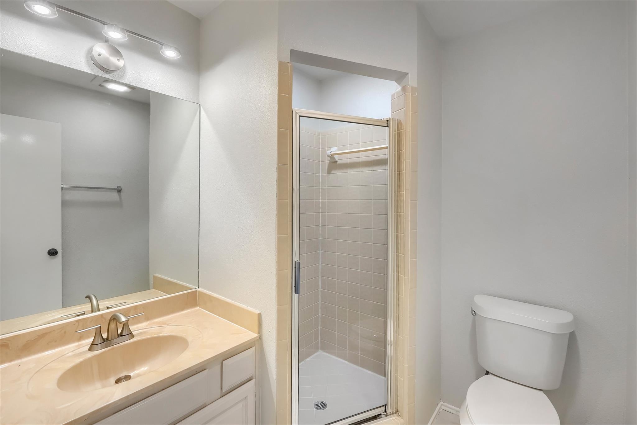 1599640 Property Photo 23