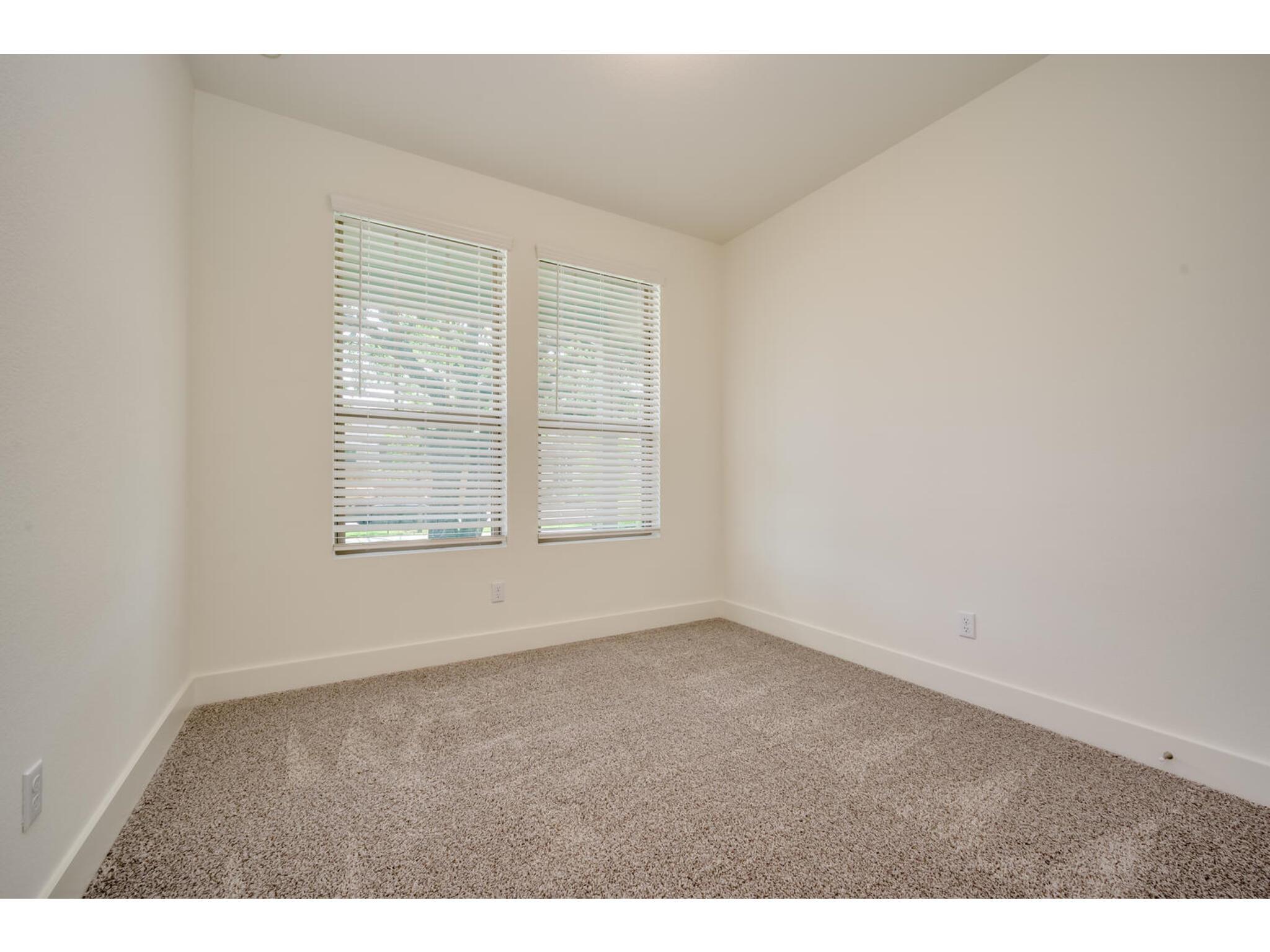 2229 Upchurch St Property Photo 9