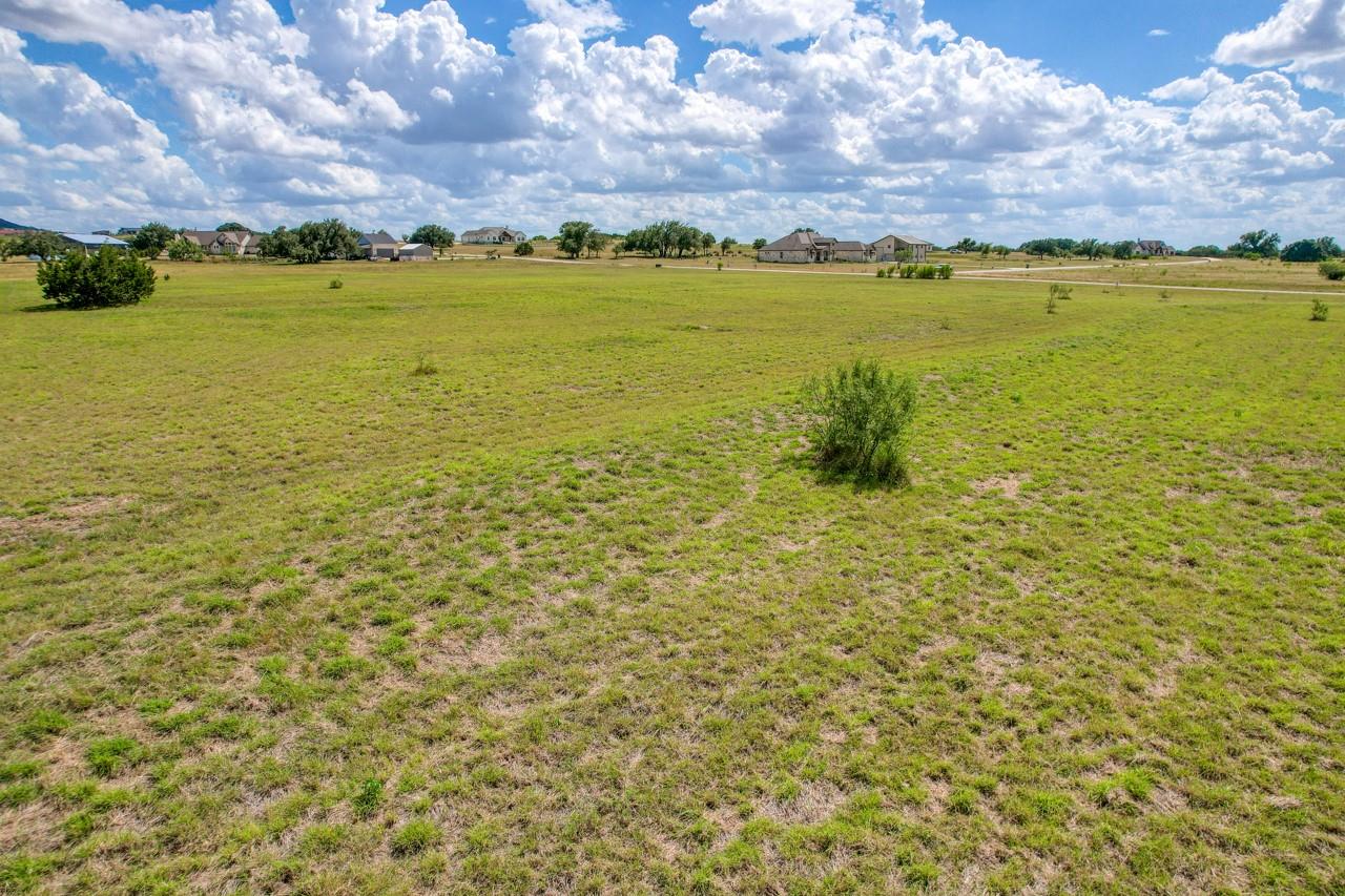 703 Summit Springs Dr Property Photo 4