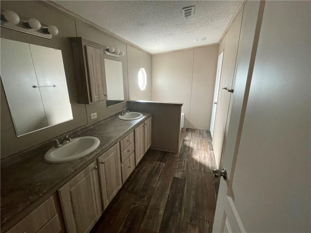 2220 Doe Property Photo 7