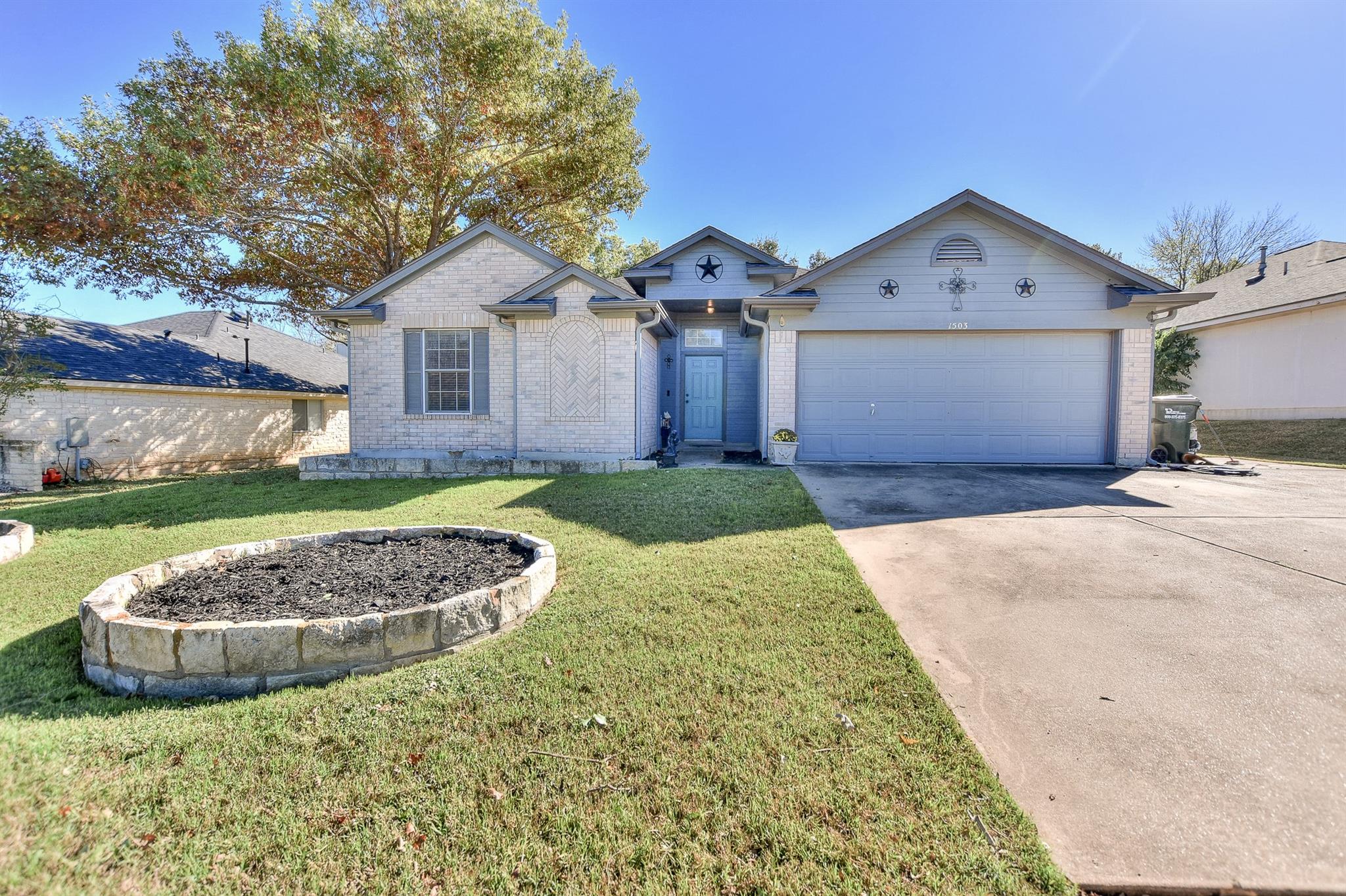 1503 Barcus Dr Property Photo 2