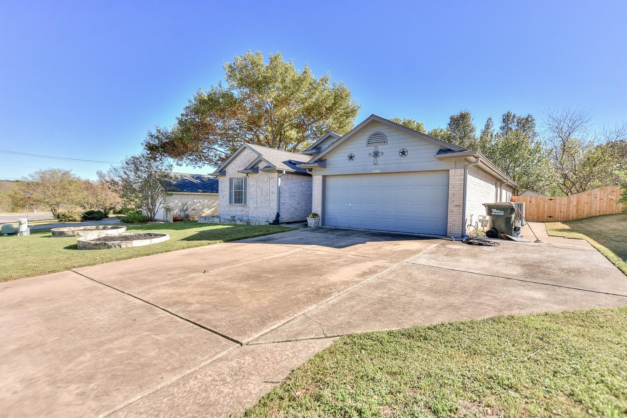 1503 Barcus Dr Property Photo 3