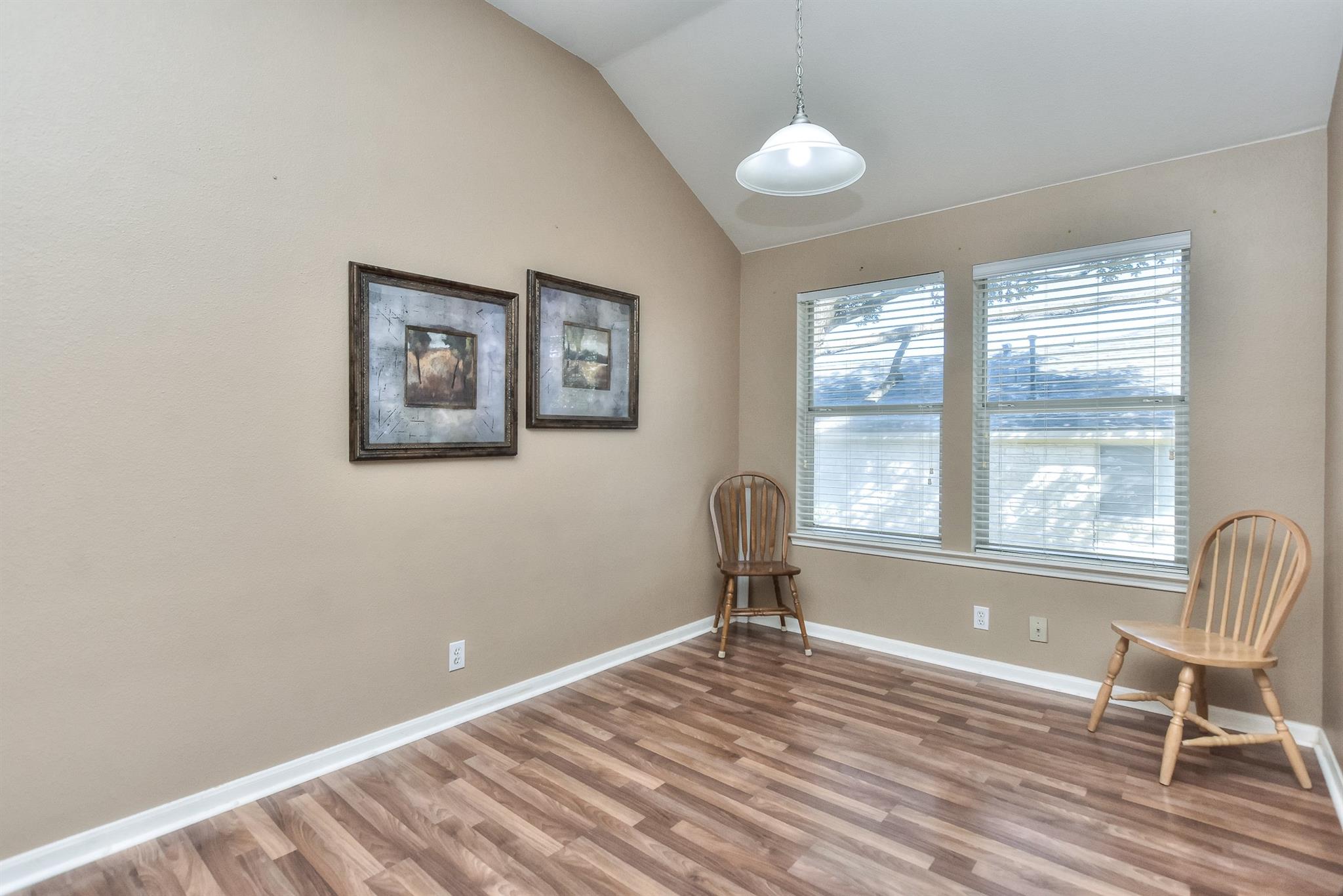 1503 Barcus Dr Property Photo 9