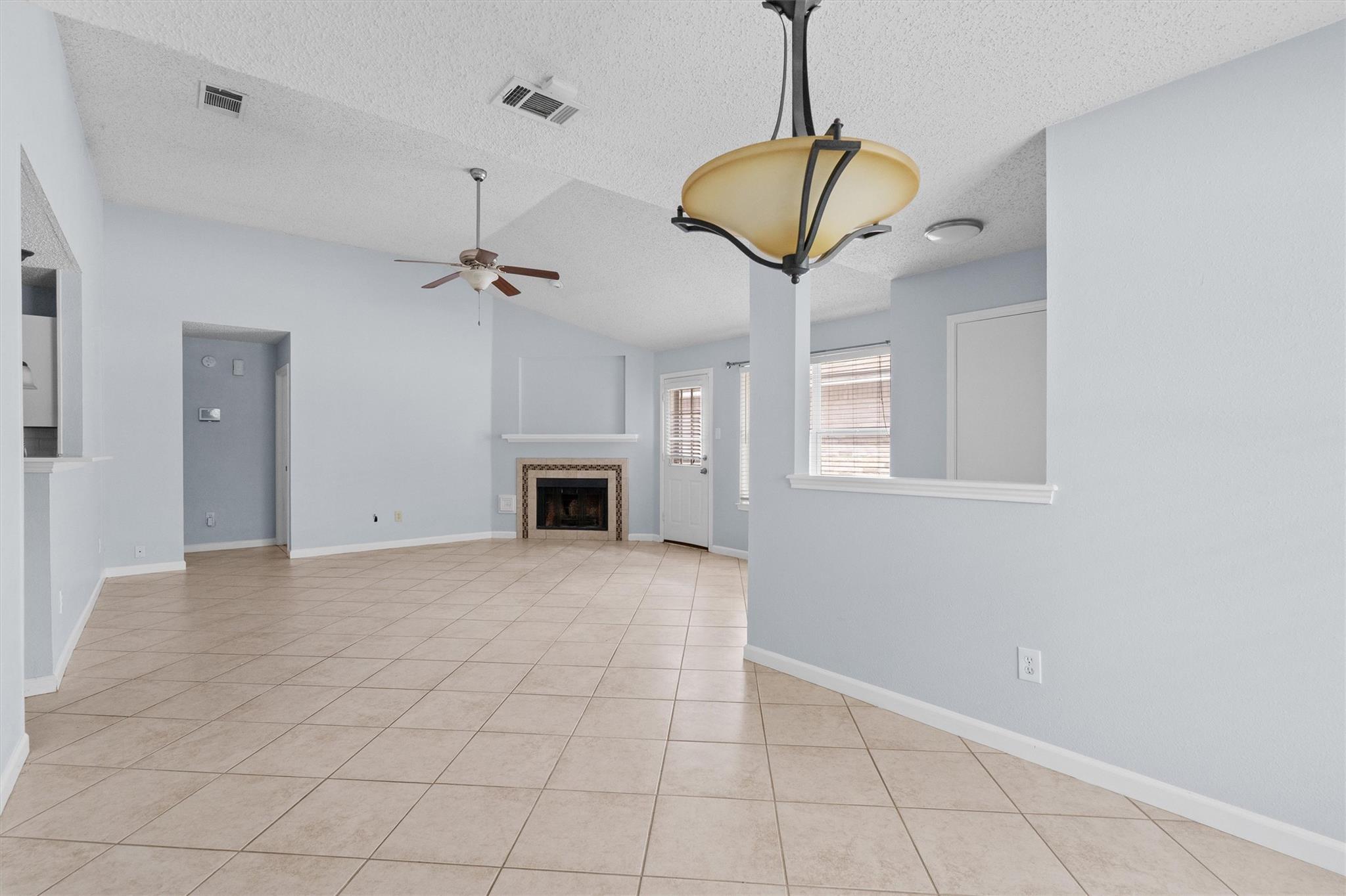 606 David Curry Dr Property Photo 7