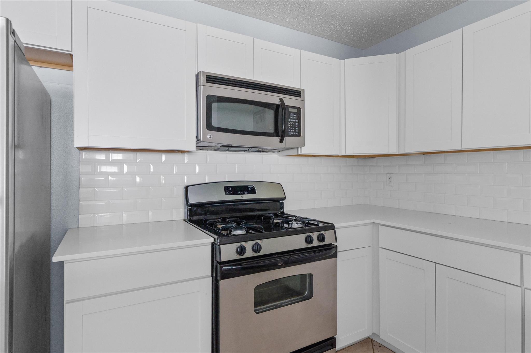 606 David Curry Dr Property Photo 10