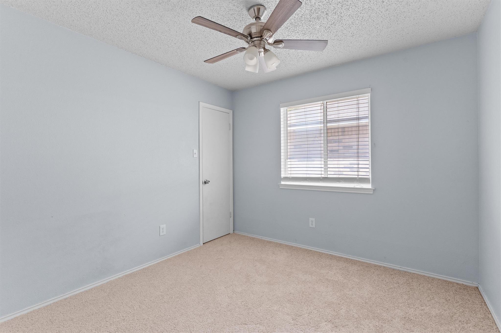 606 David Curry Dr Property Photo 17