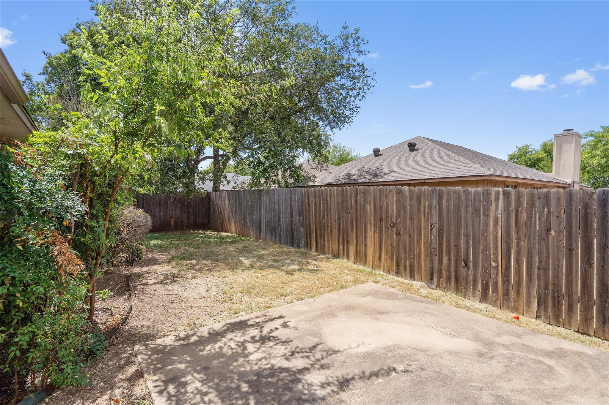 606 David Curry Dr Property Photo 22