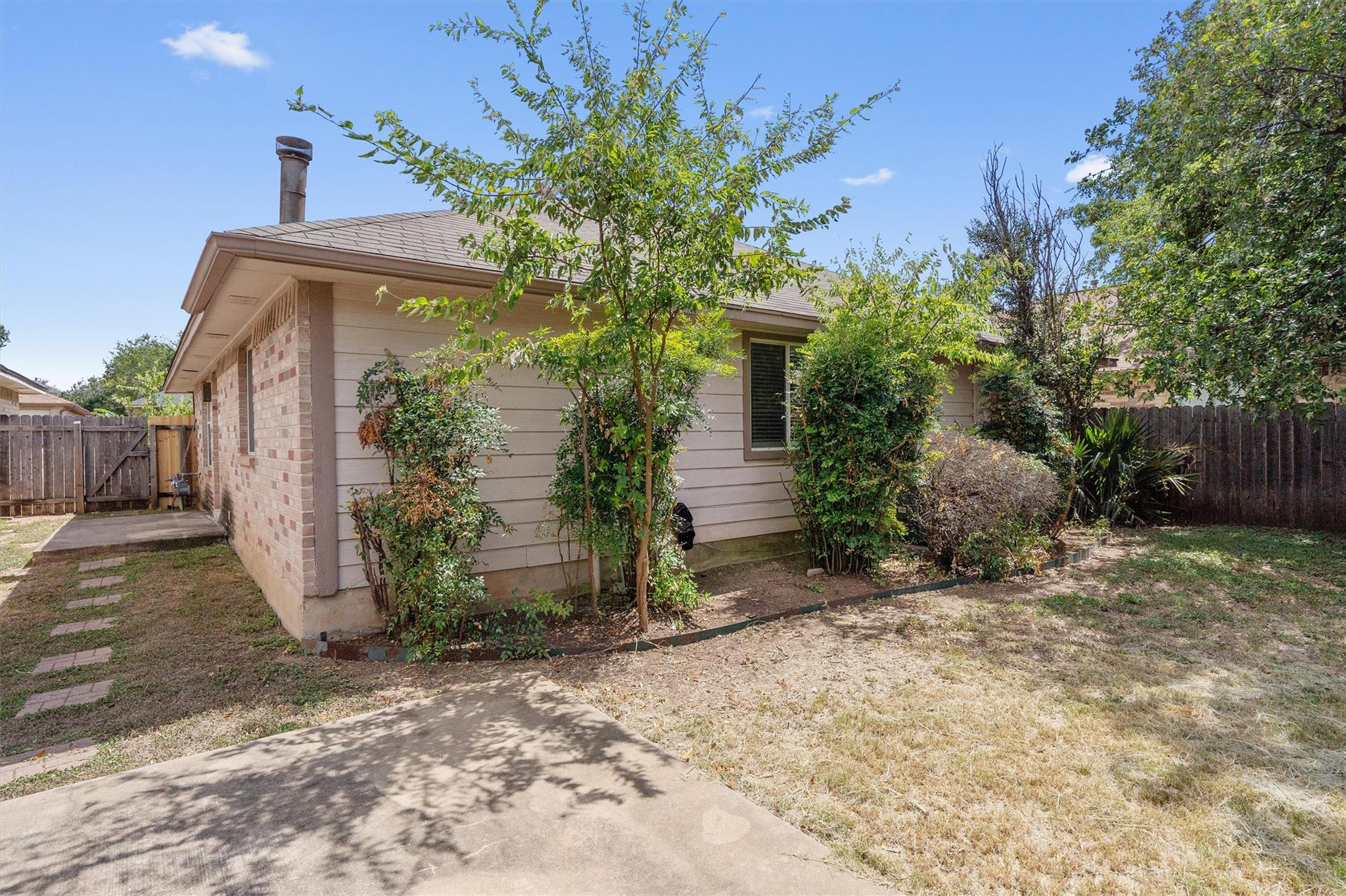 606 David Curry Dr Property Photo 23
