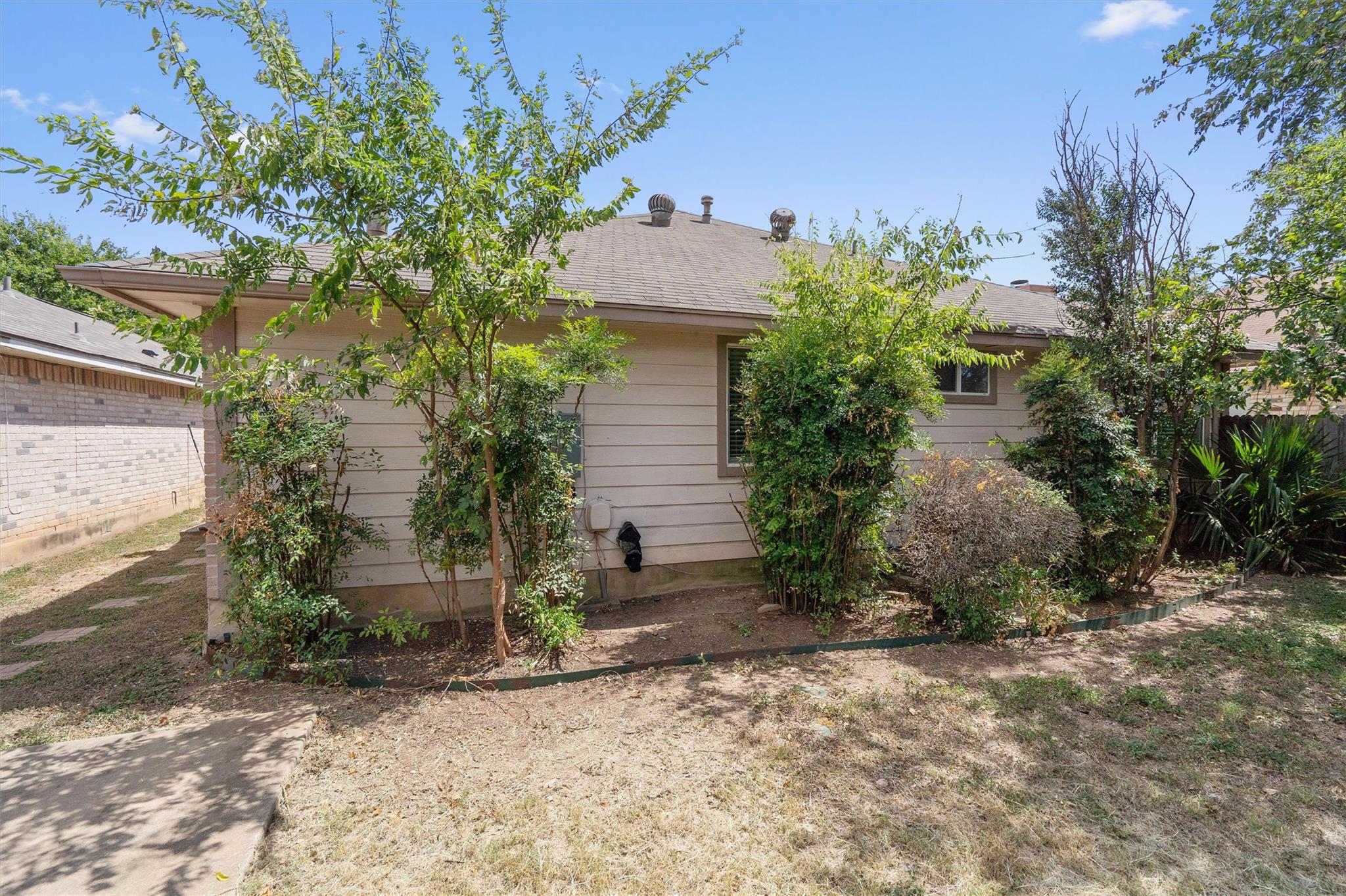 606 David Curry Dr Property Photo 24