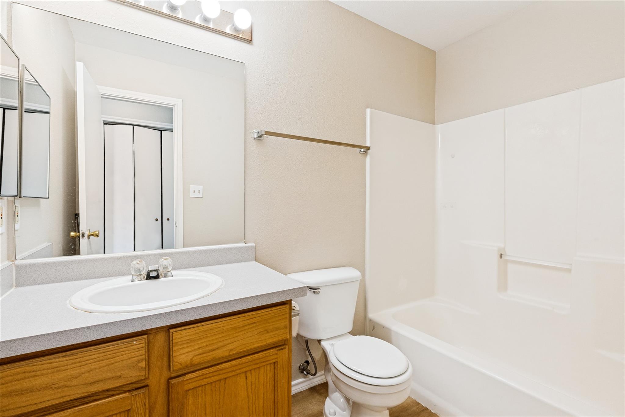 945-947 Sagewood Trl Property Photo 29