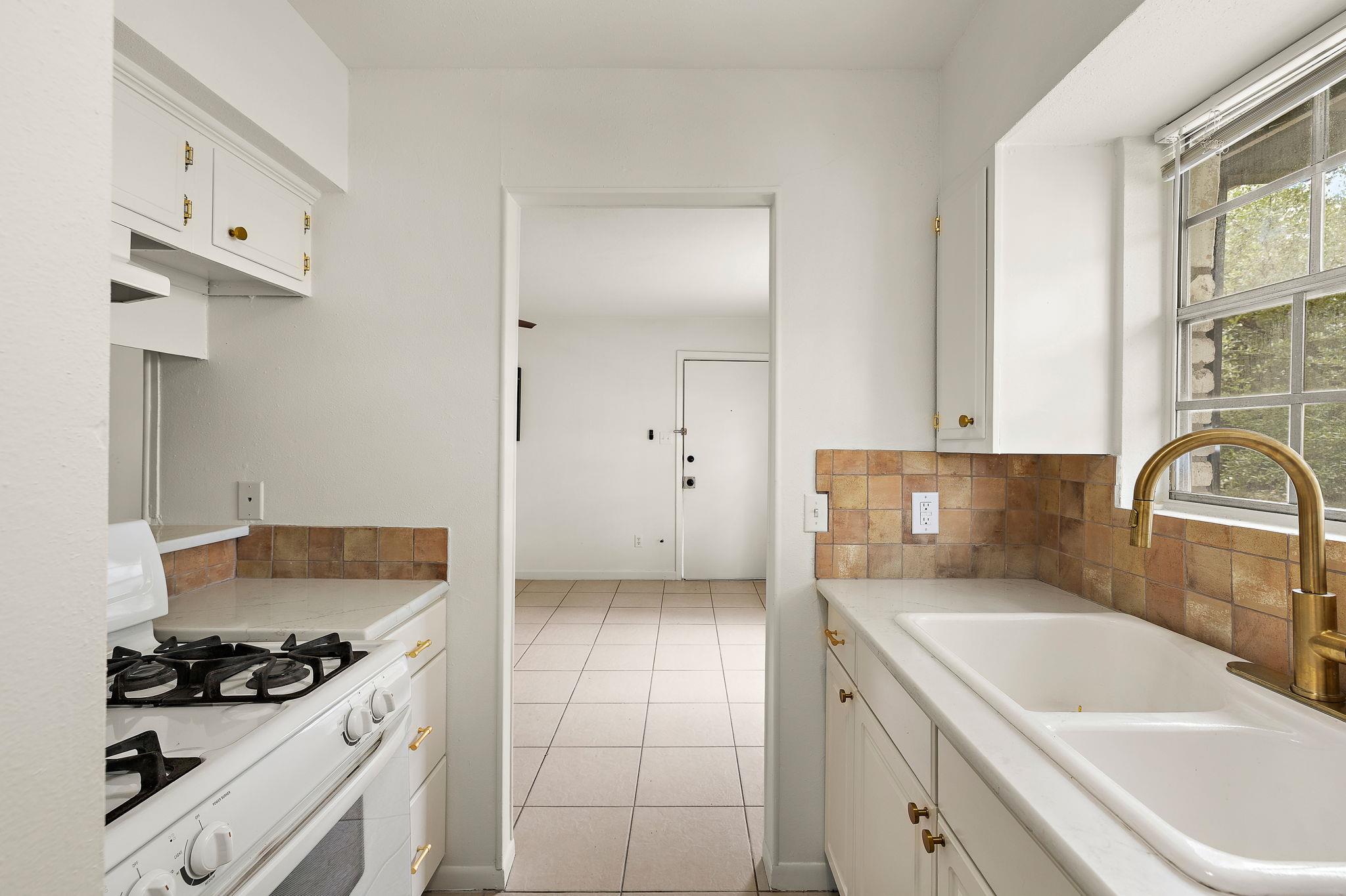 1700 Houston St #203 Property Photo 8