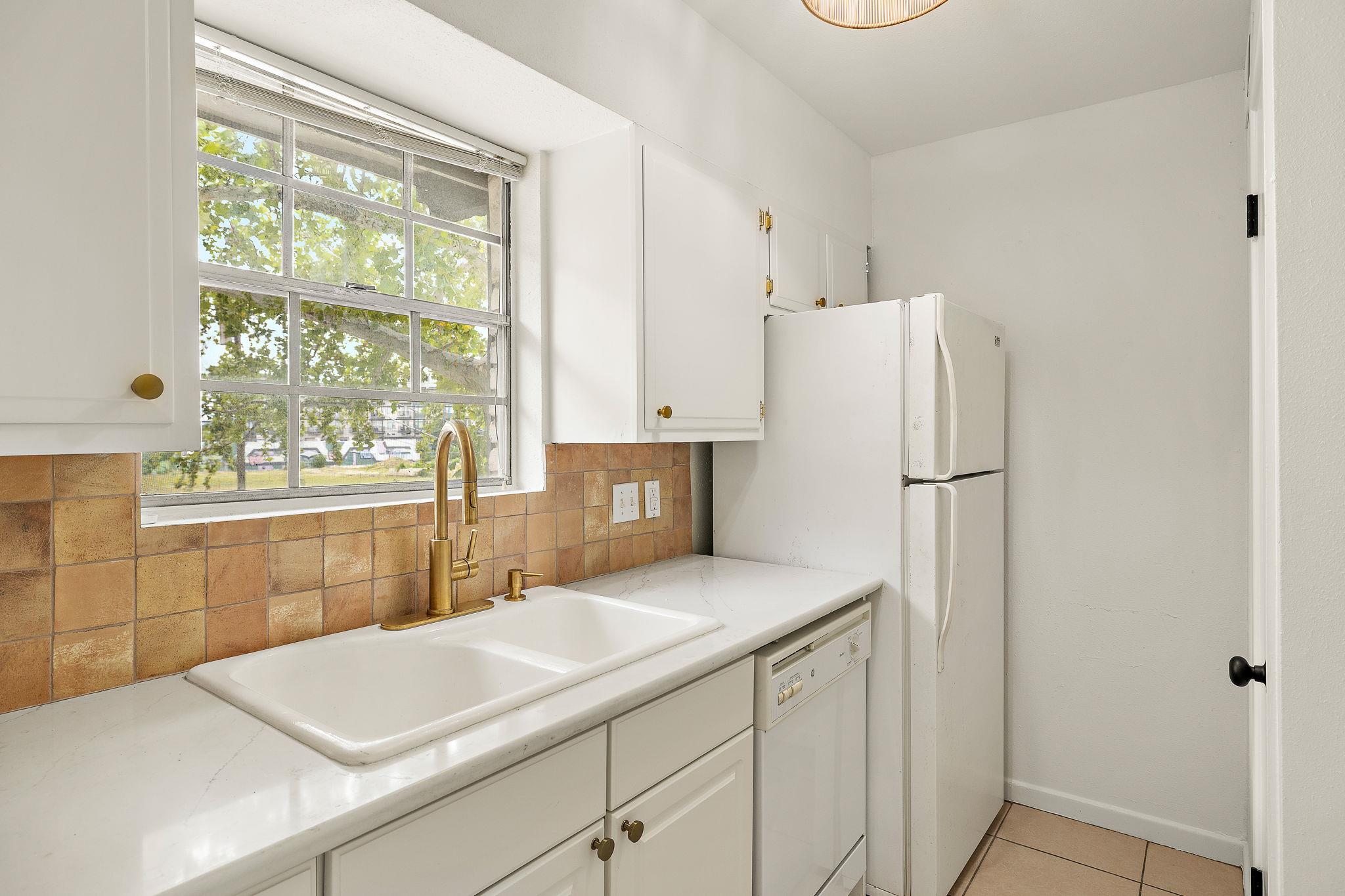 1700 Houston St #203 Property Photo 10