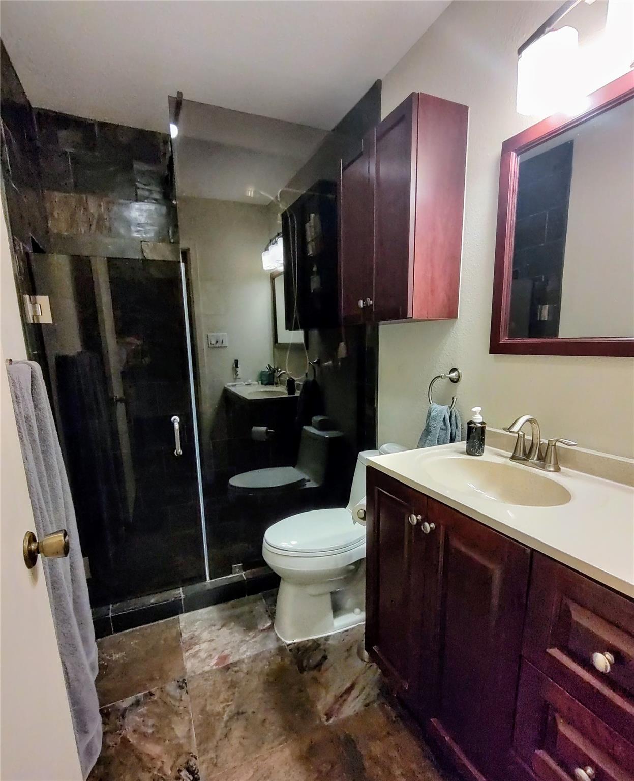 1614060 Property Photo 3