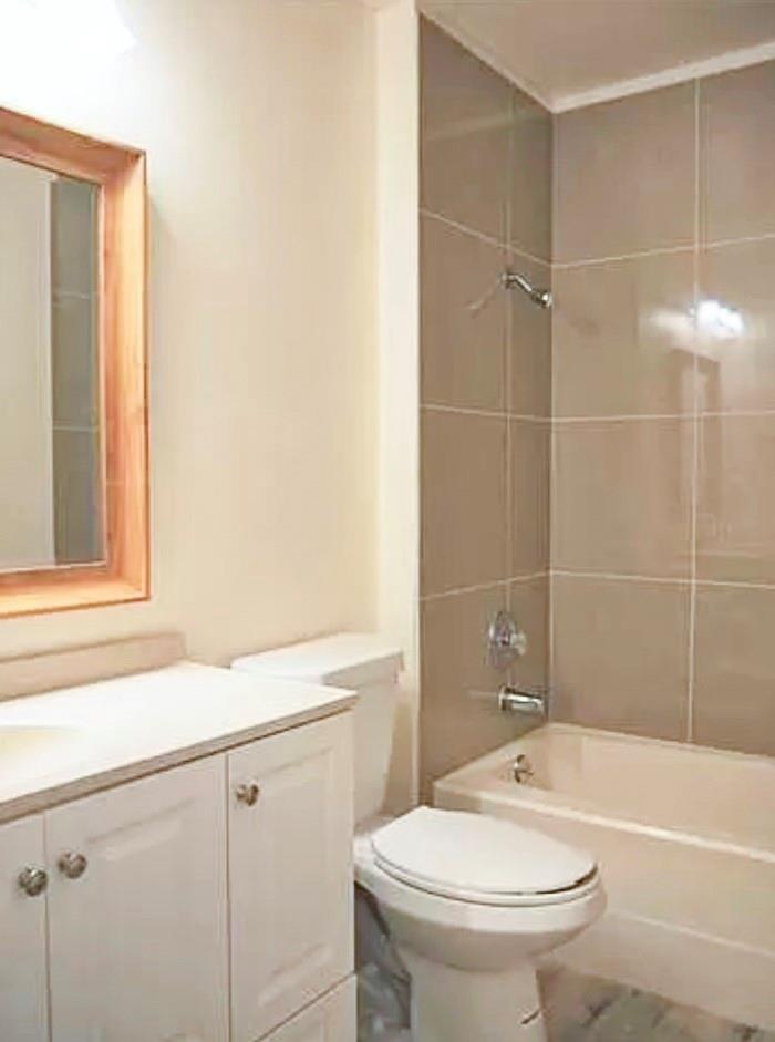 1909 Gracy Farms Ln B Property Photo 8