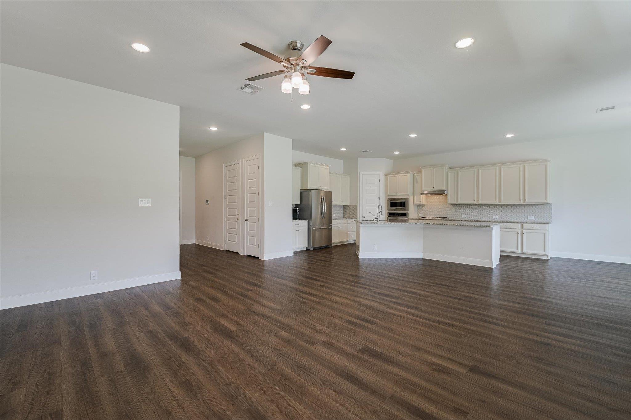 230 Sigel Ave Property Photo 4