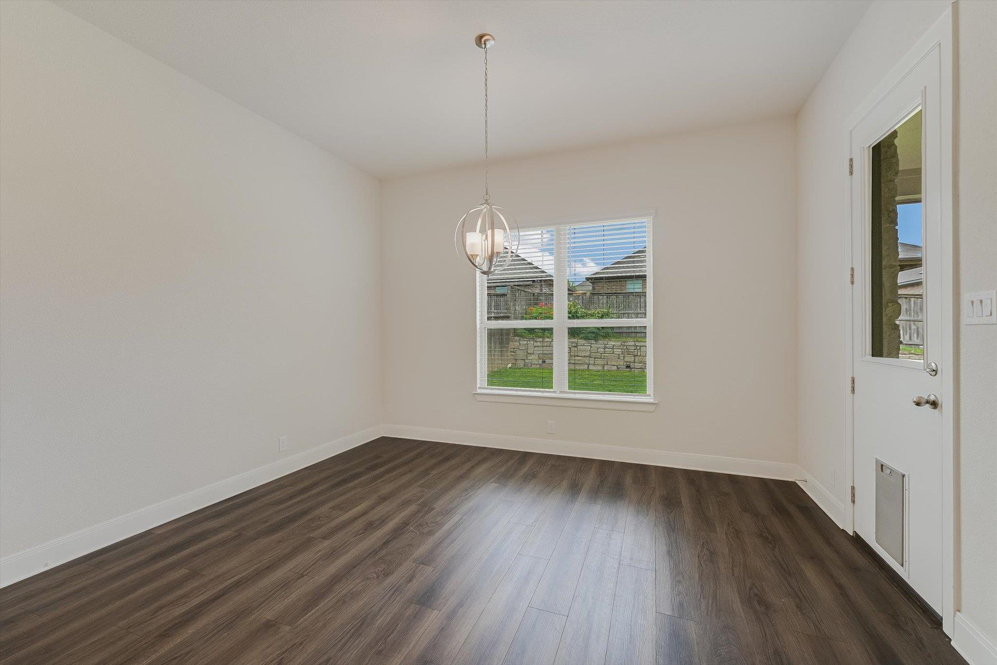 230 Sigel Ave Property Photo 6