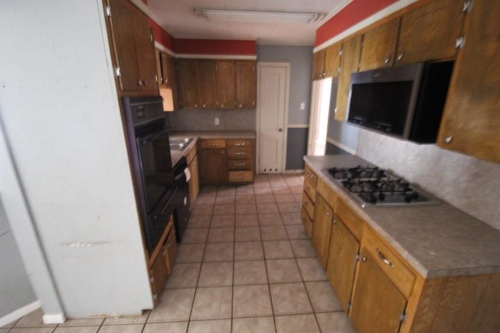 1102 W Sunset St Property Photo 4