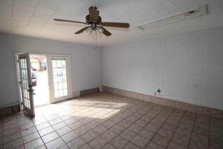 1102 W Sunset St Property Photo 5