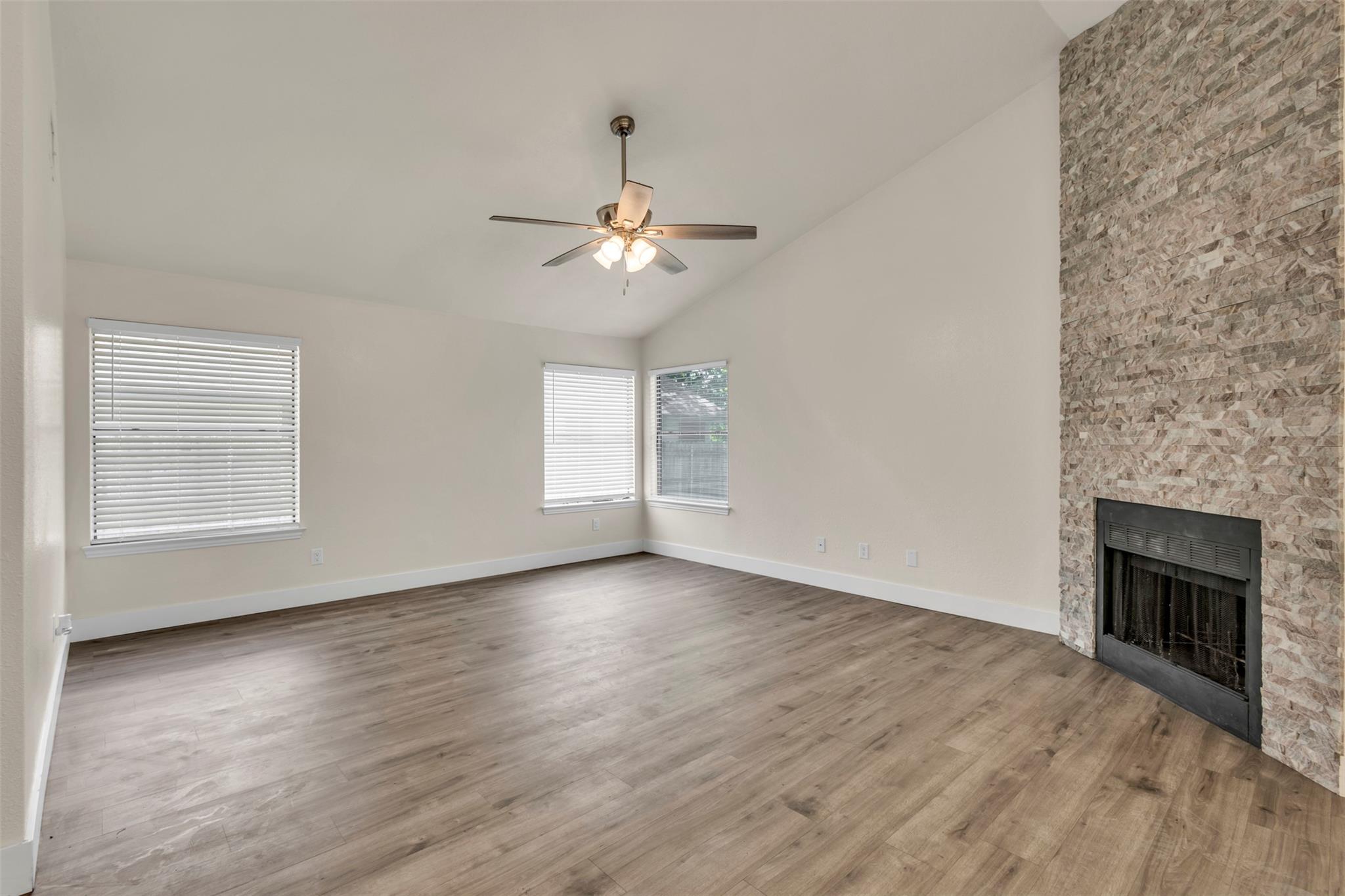 12312 Yarmont Way Property Photo 2
