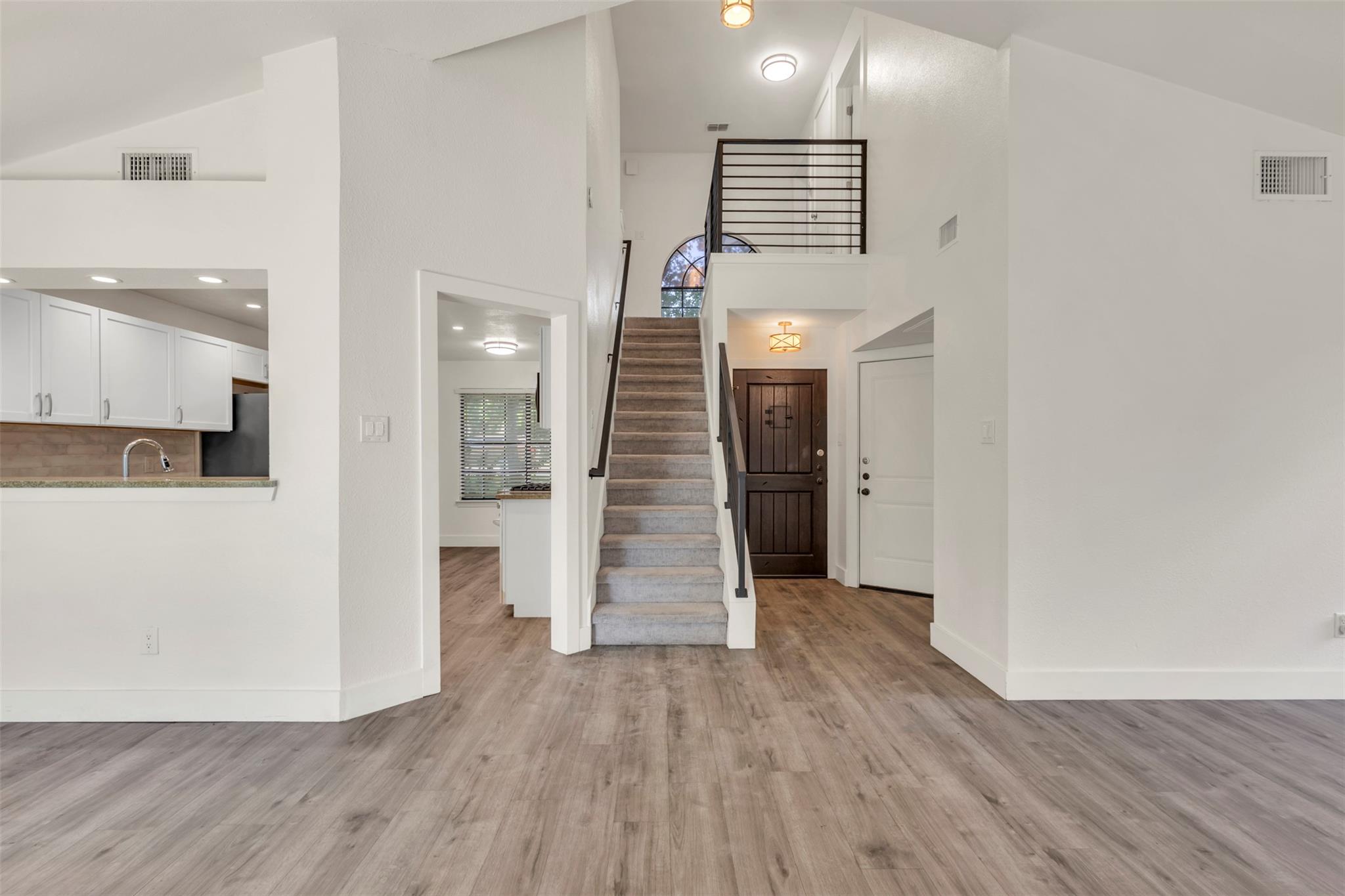 12312 Yarmont Way Property Photo 3