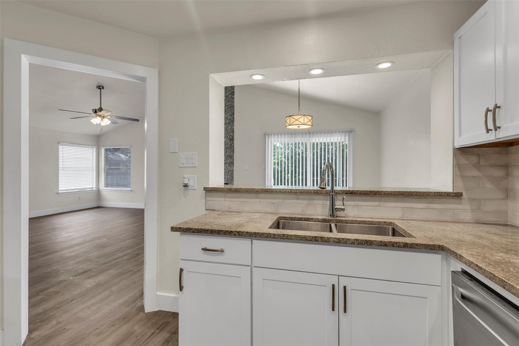 12312 Yarmont Way Property Photo 9