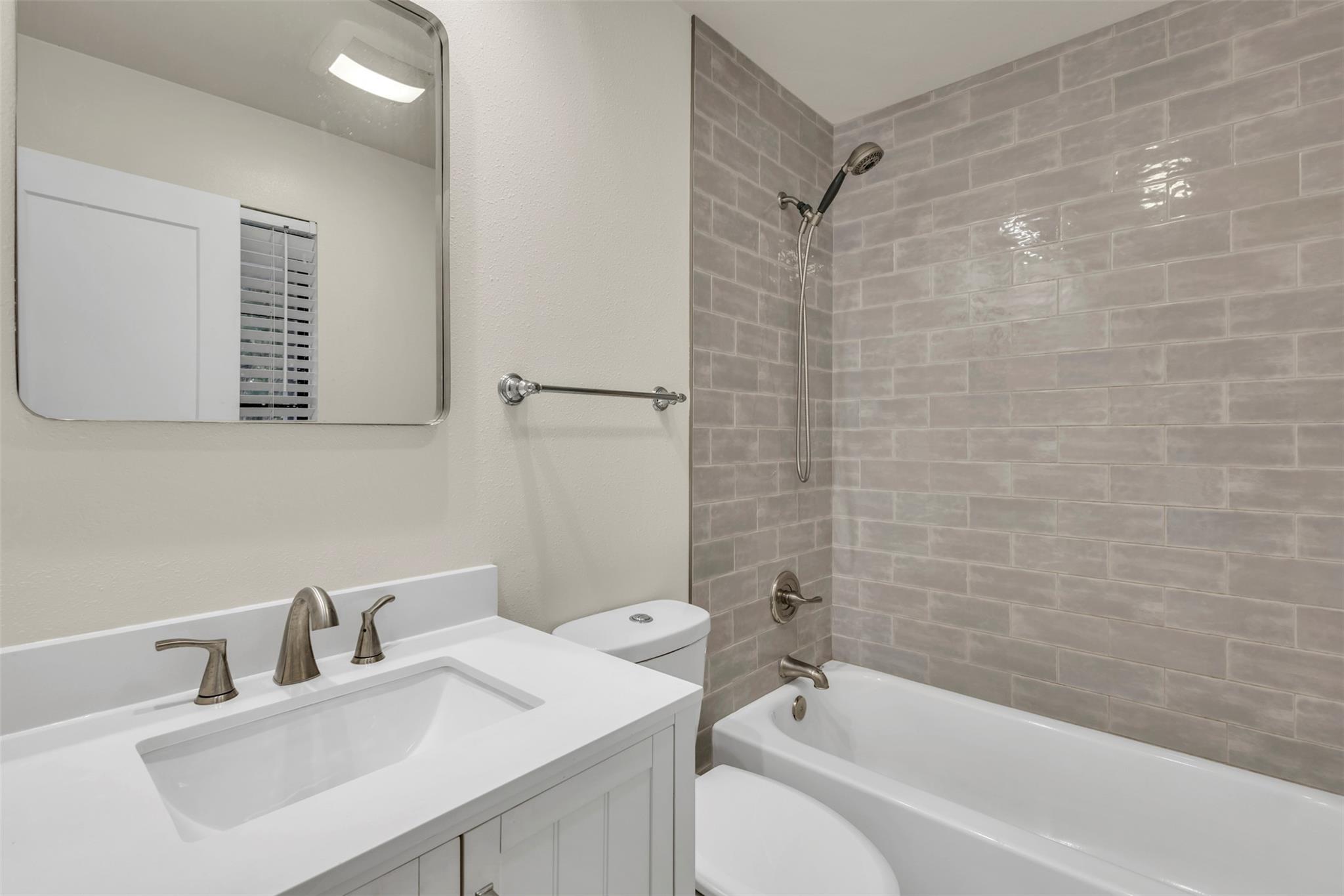 12312 Yarmont Way Property Photo 15