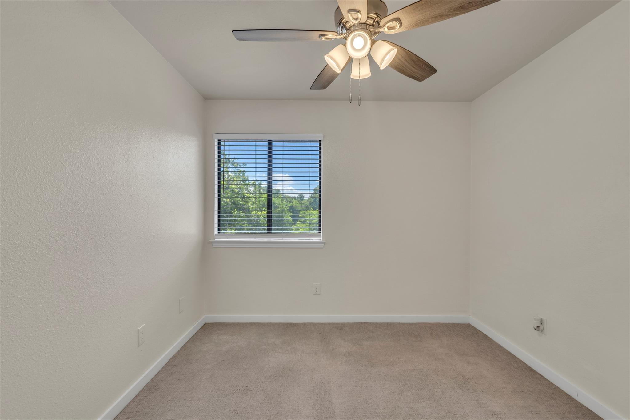 12312 Yarmont Way Property Photo 27
