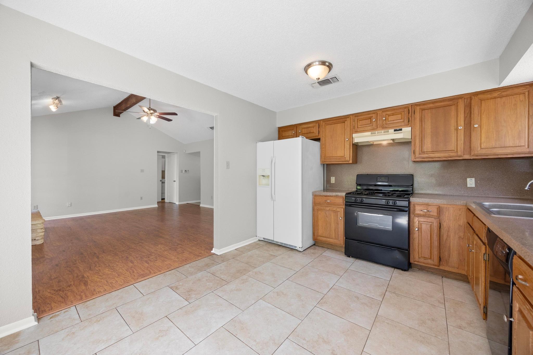 2304 Silver Spur Property Photo 12