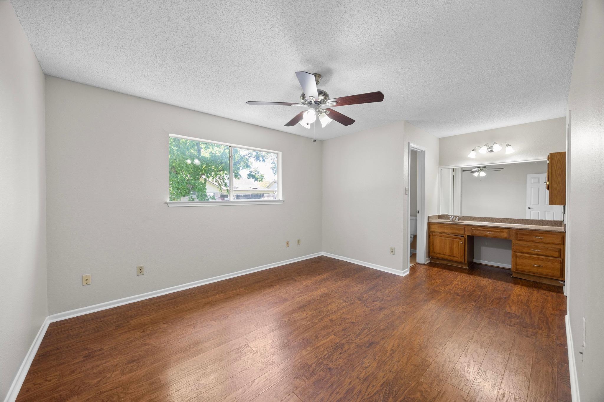 2304 Silver Spur Property Photo 14