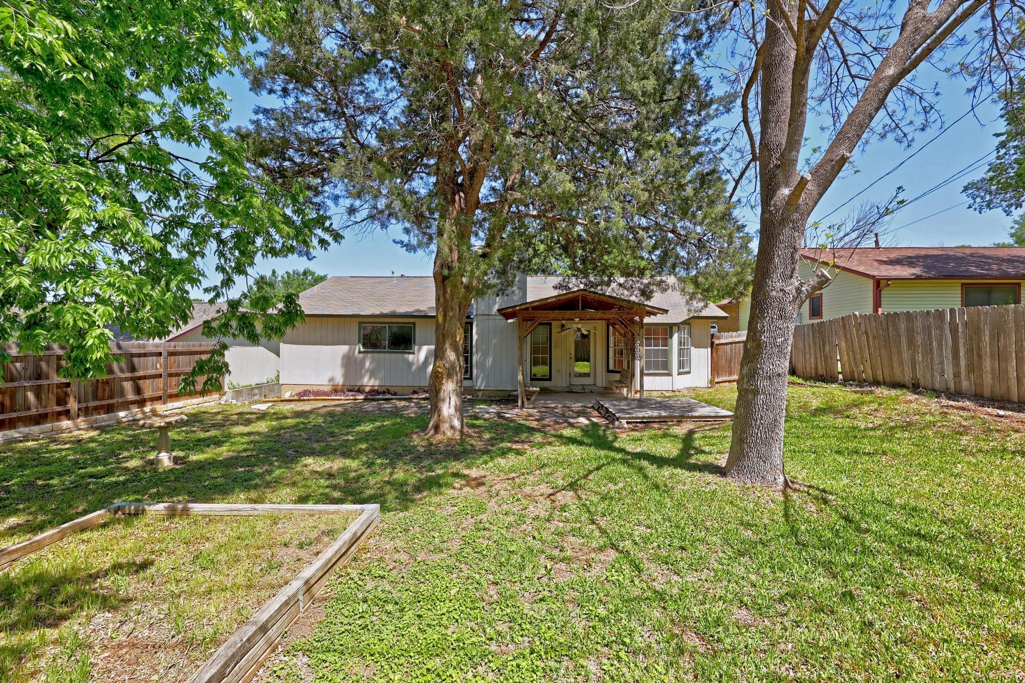 2304 Silver Spur Property Photo 22
