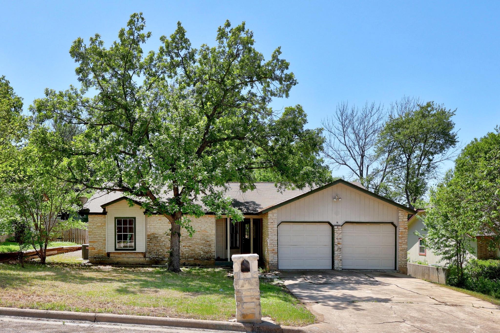2304 Silver Spur Property Photo 28