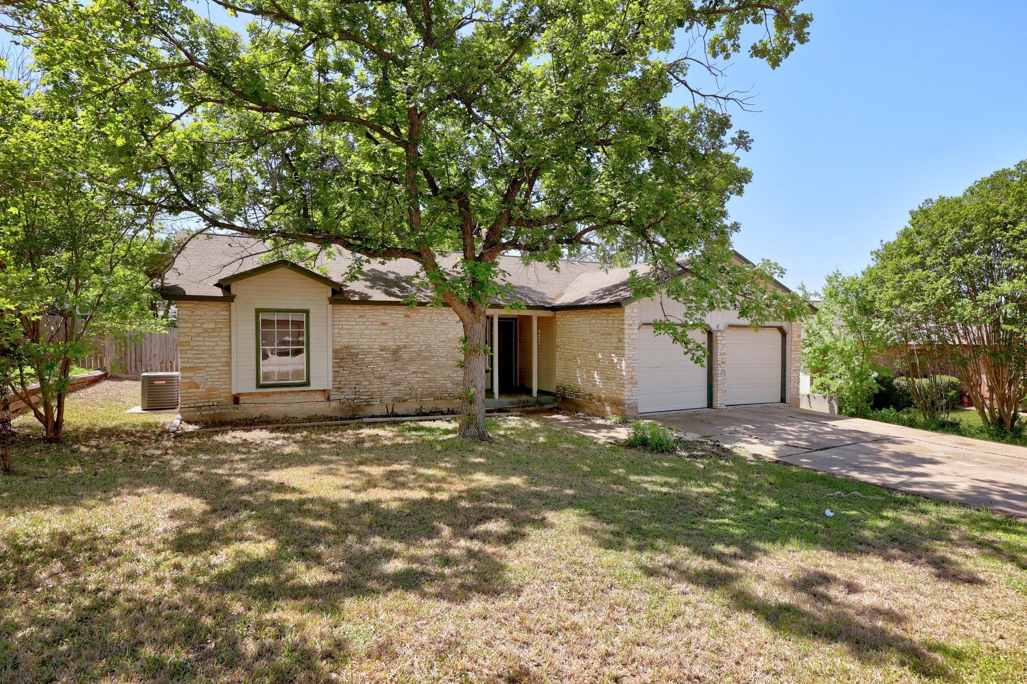 2304 Silver Spur Property Photo 29