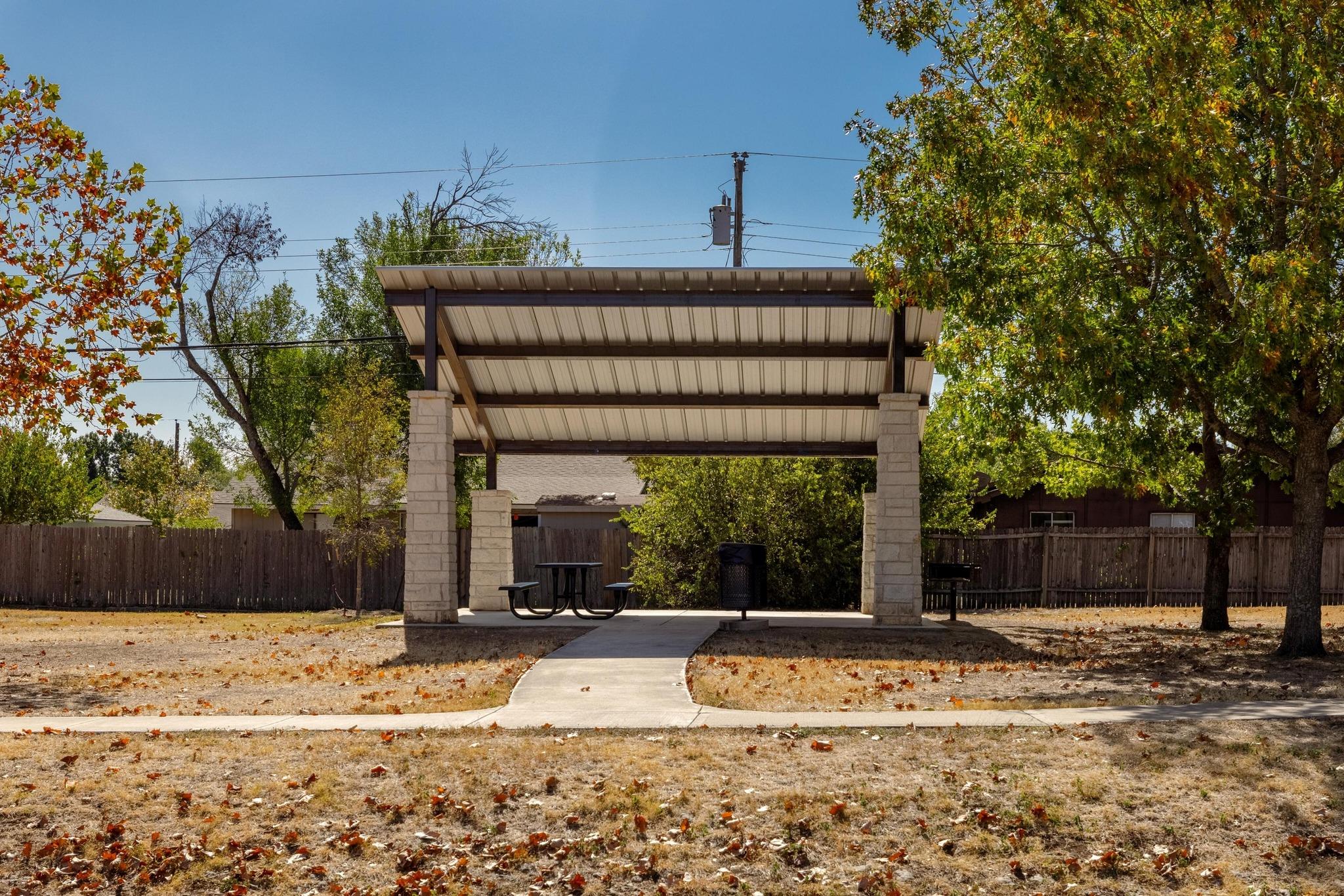 2304 Silver Spur Property Photo 33