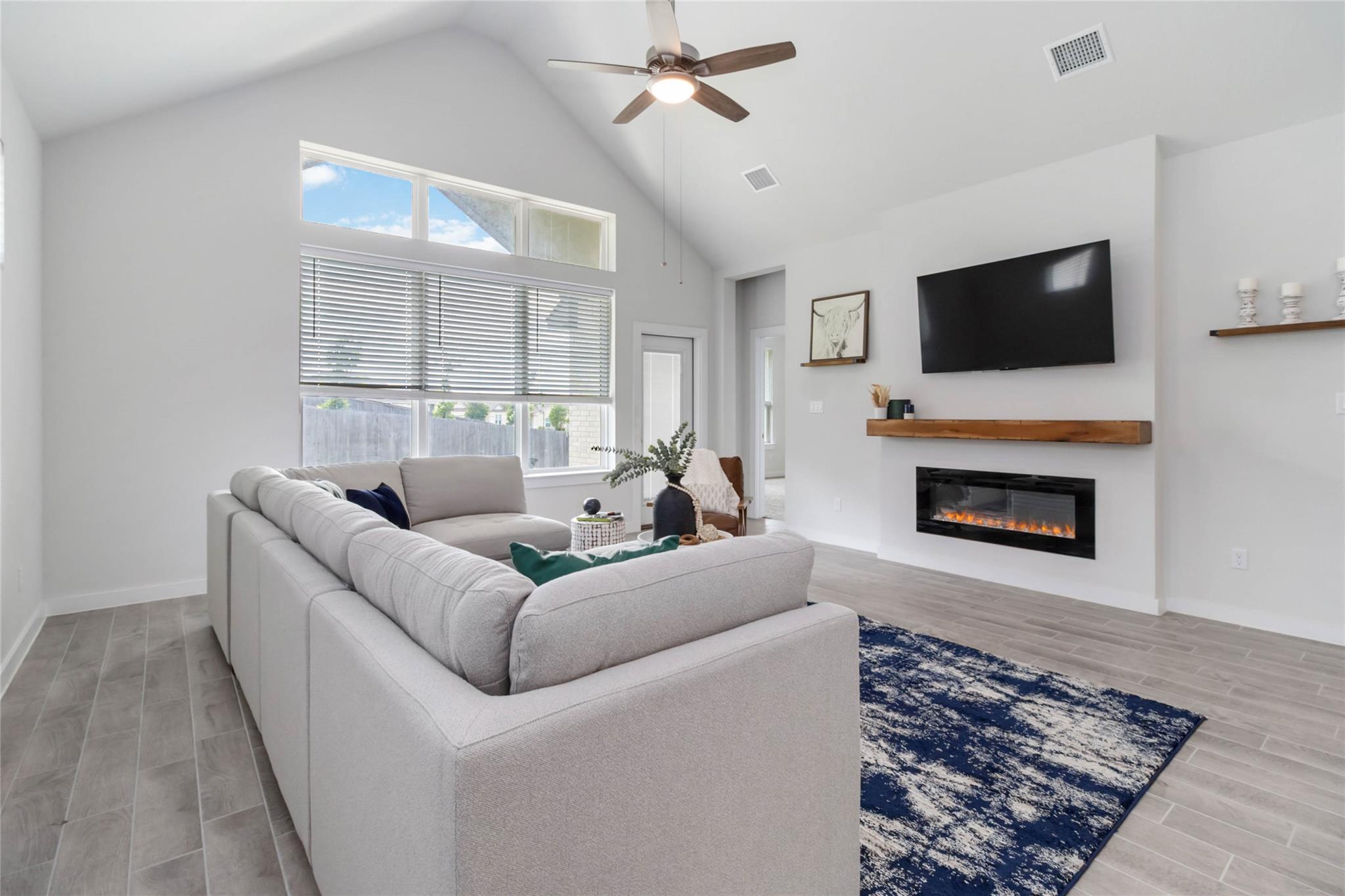 1109 Sweetspire ST Property Photo 1