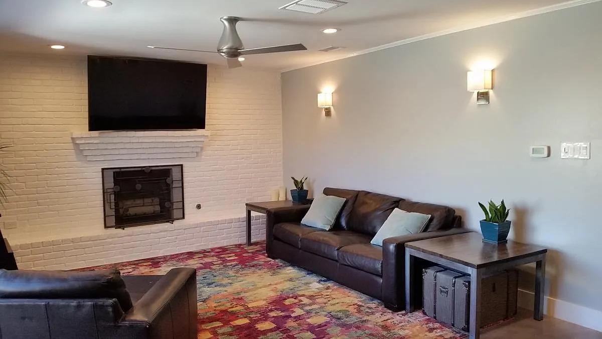 2300 Barton Skwy #a Property Photo 5