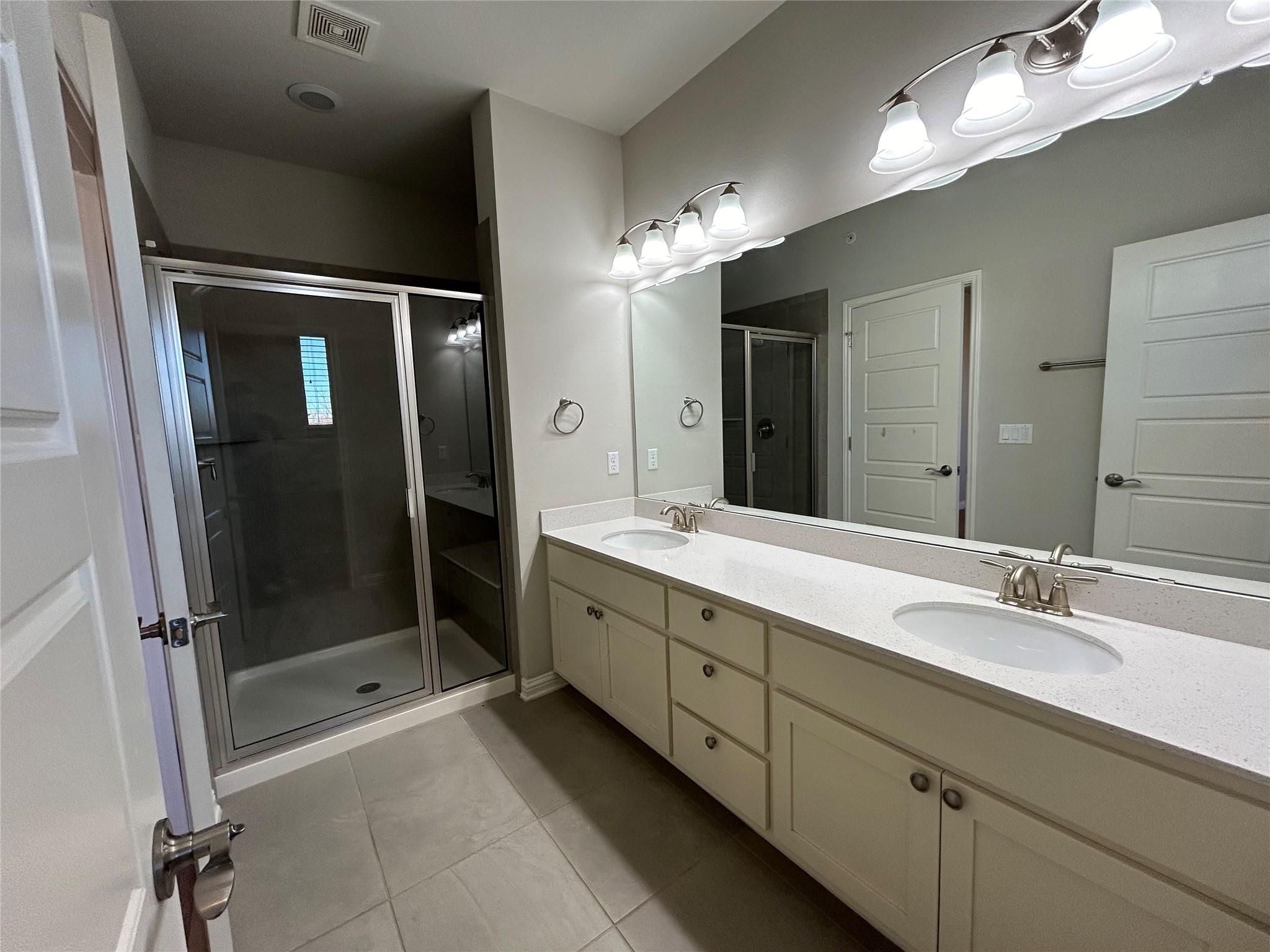 13800 Lyndhurst St #233 Property Photo 6