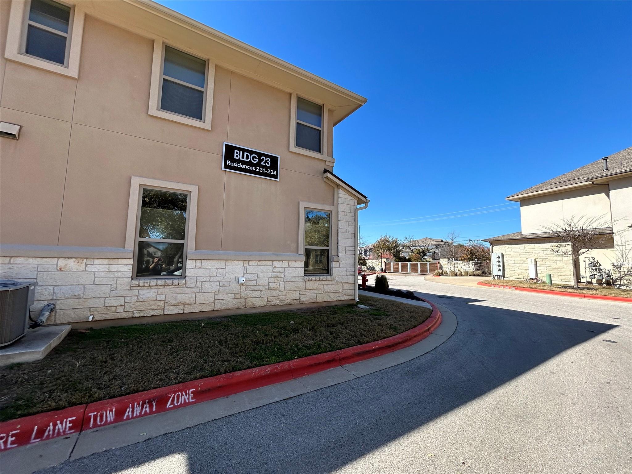 13800 Lyndhurst St #233 Property Photo 17
