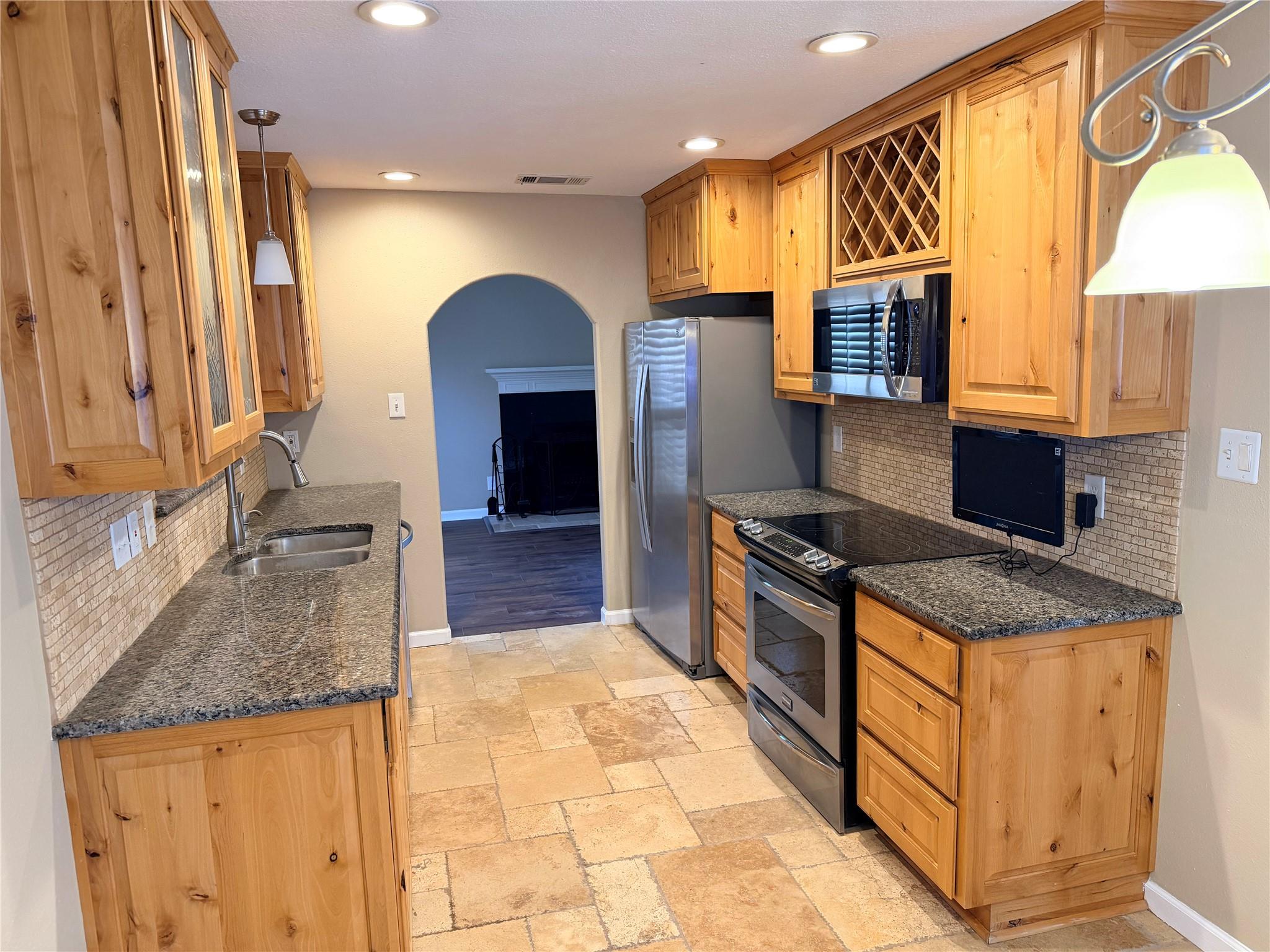 3103 Whisper Oaks Ln #a & B Property Photo 11