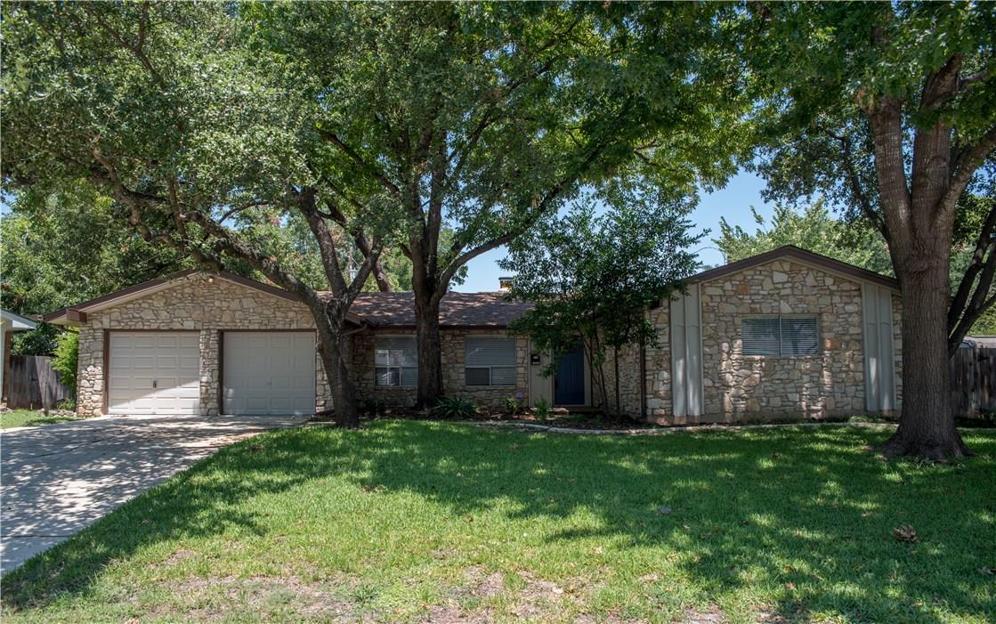 2902 Silverleaf Dr Property Photo 2