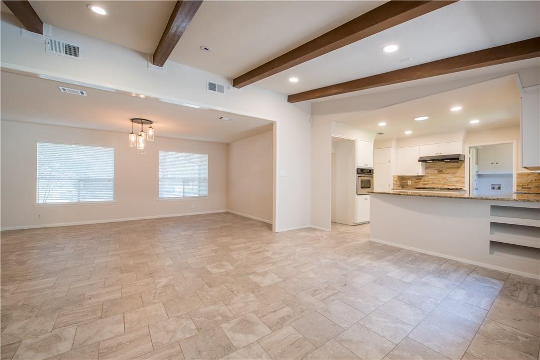 2902 Silverleaf Dr Property Photo 4