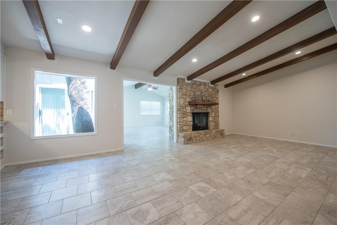 2902 Silverleaf Dr Property Photo 6