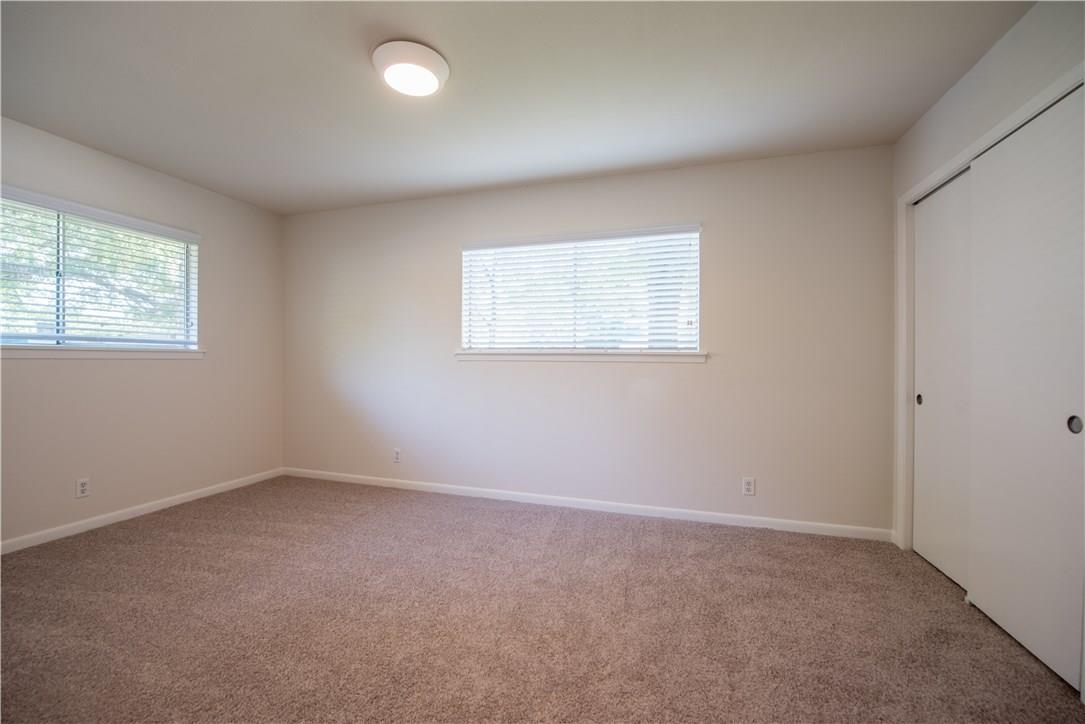 2902 Silverleaf Dr Property Photo 22
