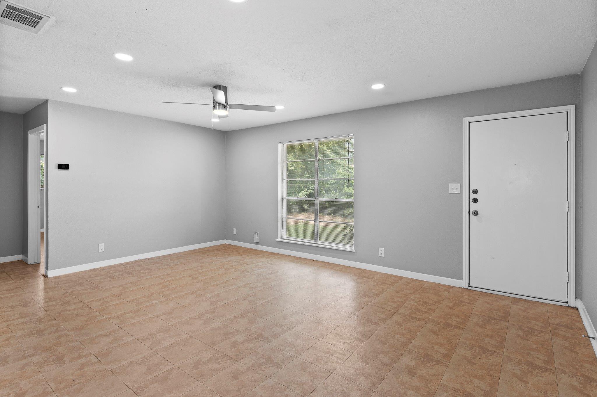 2712 Saint Edwards Cir #b Property Photo 8