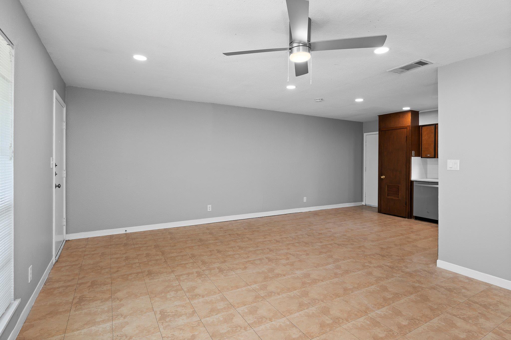 2712 Saint Edwards Cir #b Property Photo 11