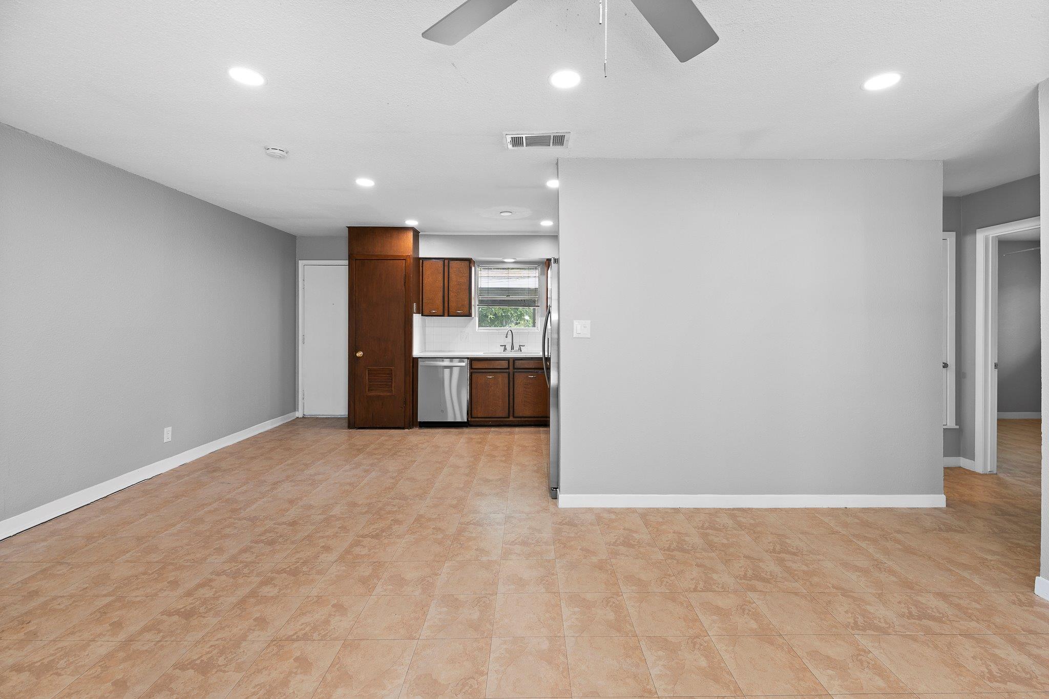 2712 Saint Edwards Cir #b Property Photo 12