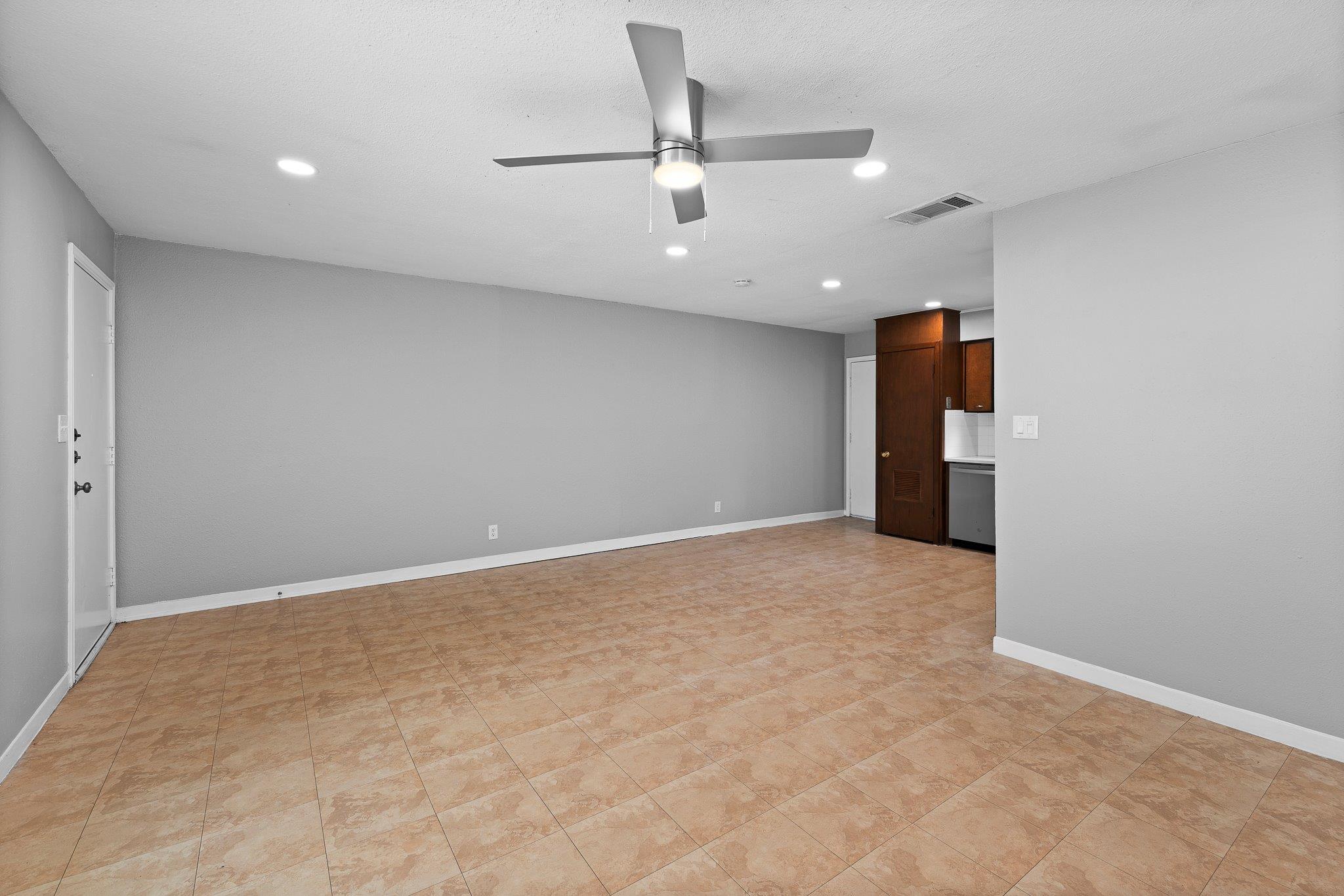 2712 Saint Edwards Cir #b Property Photo 13