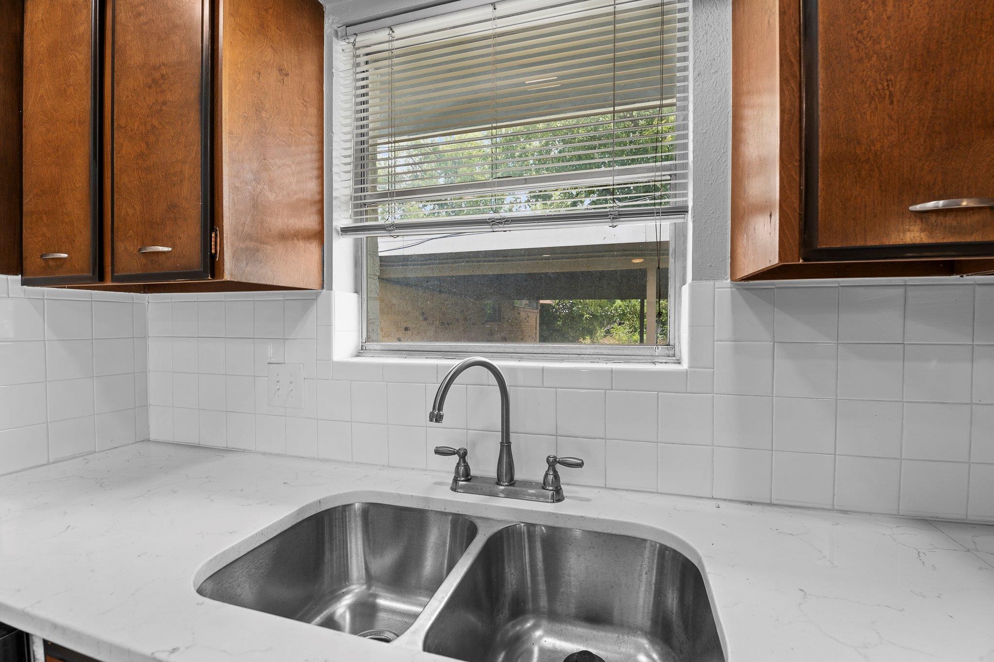 2712 Saint Edwards Cir #b Property Photo 17