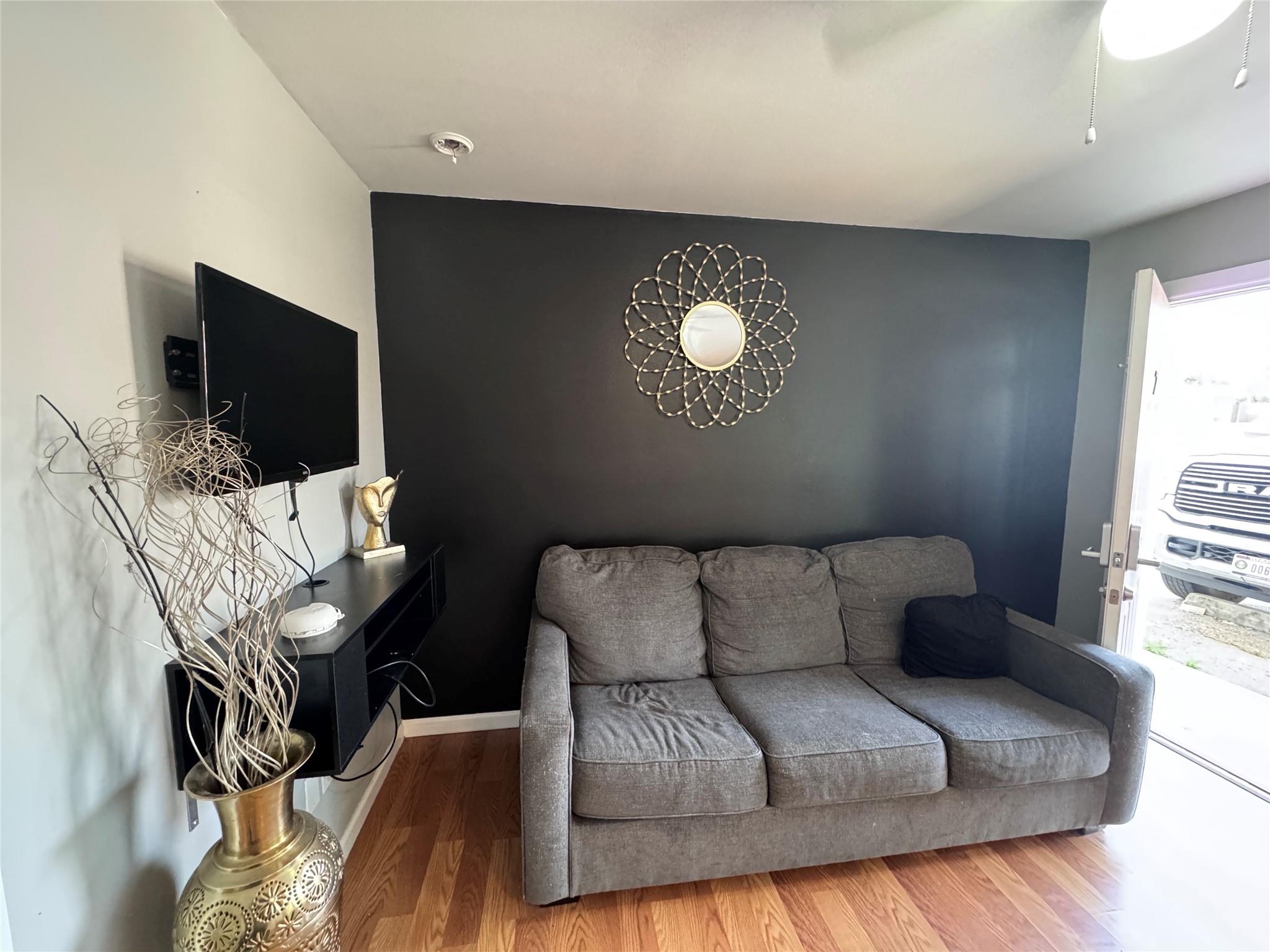 1402 N 2nd St #4 Property Photo 4