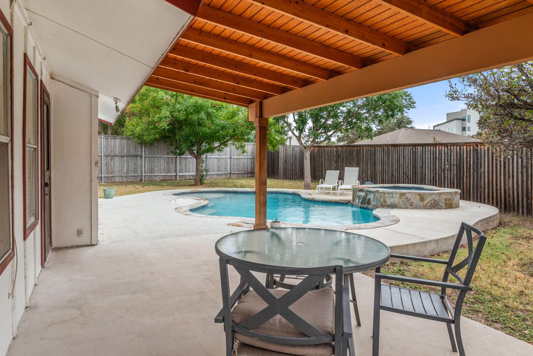 10212 W Rutland Vlg Property Photo 1